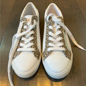 Guess sneakers – white with tan and gold G
